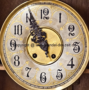 Lenzkirch Gutsherrenuhr Zifferblatt Restauration - vorher Lenzkirch Gutsherrenuhr Zifferblatt Restauration - vorher